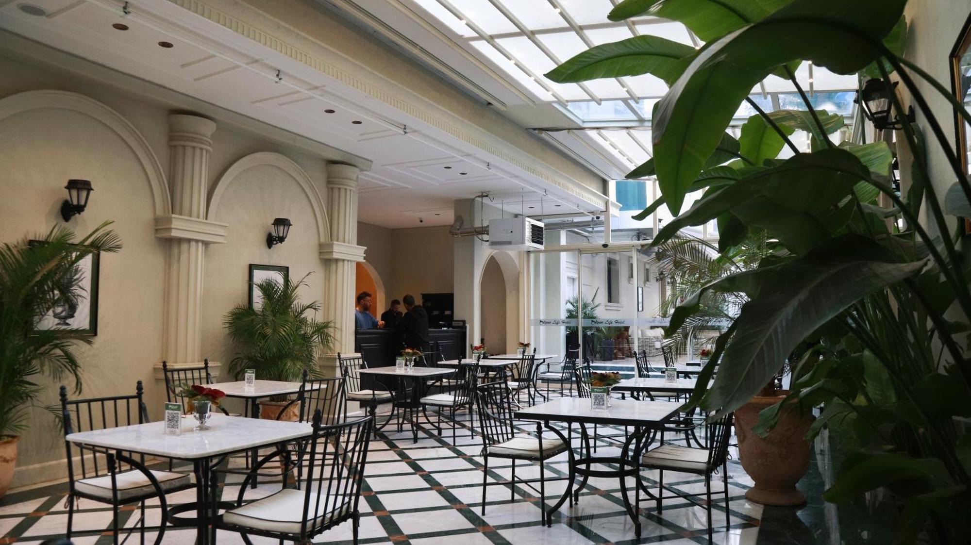 Dbd Hotel Bayrakli Smirne Esterno foto