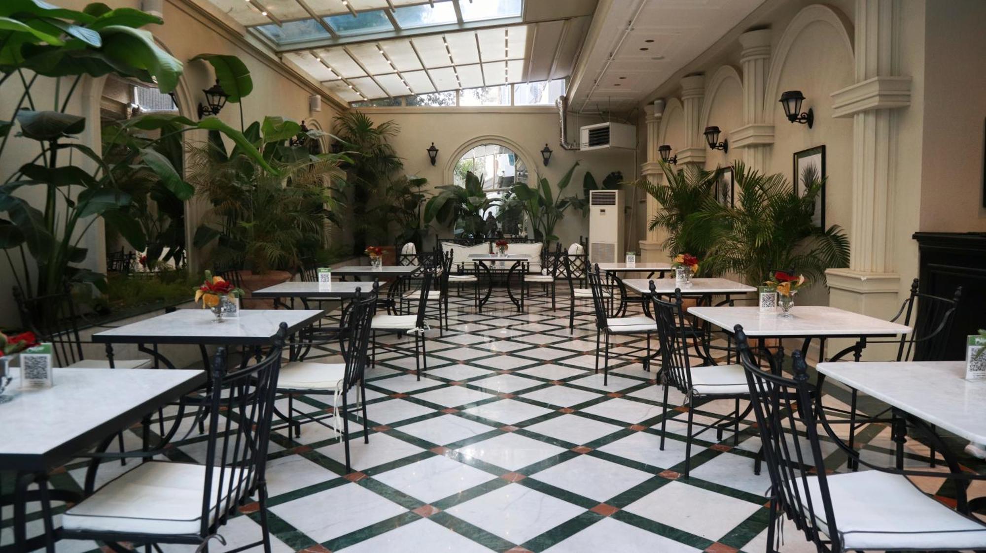 Dbd Hotel Bayrakli Smirne Esterno foto