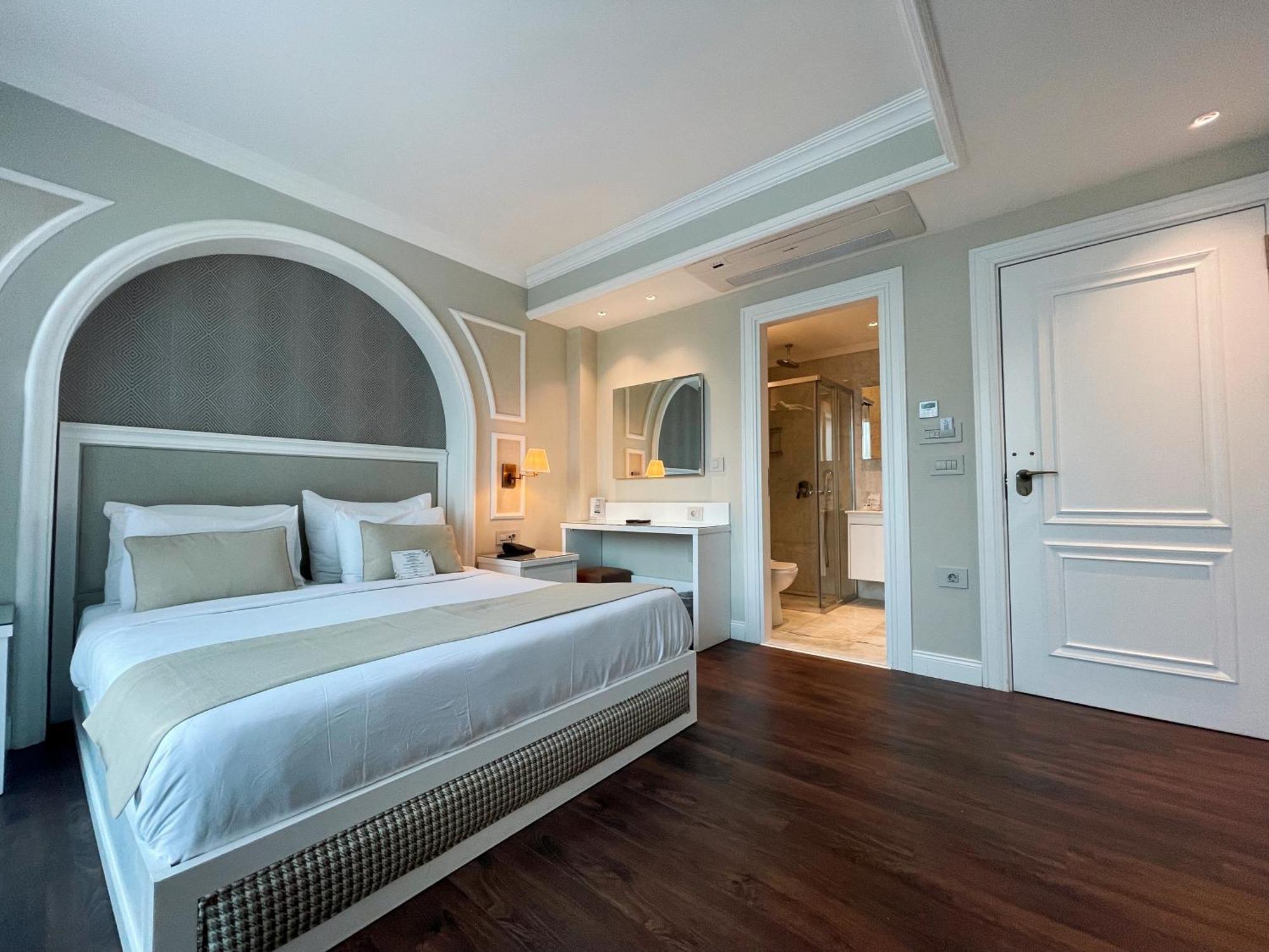 Dbd Hotel Bayrakli Smirne Esterno foto